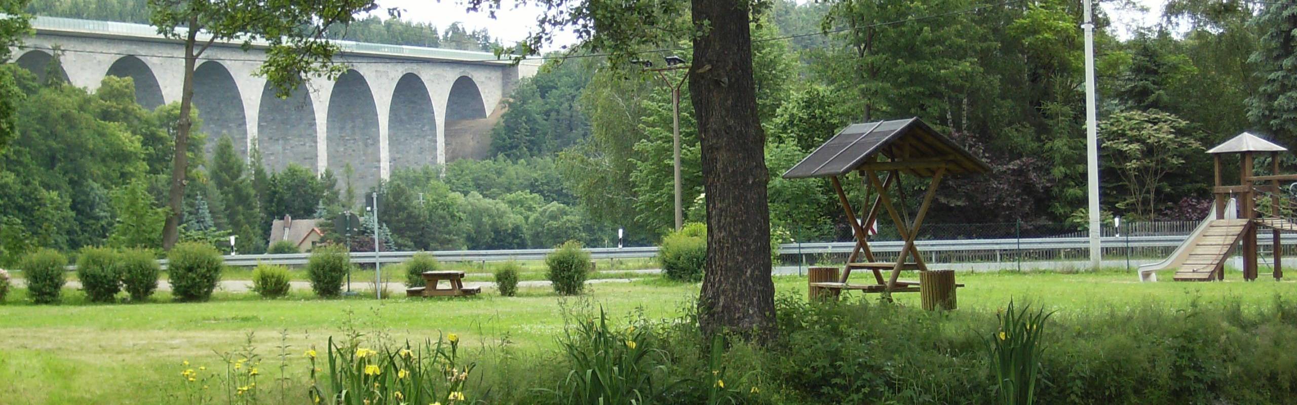 pirk teich und brücke